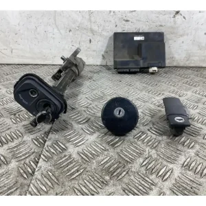 Di Tendenza Kit Chiave Suzuki Burgman 650 Executive Dal 2004 al 2006 Cod 32920-10GG1