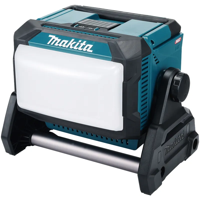 Faro da Cantiere Cordless 40V e 18V XGT/LXT MAKITA Potenza Max 10000 Lumen con 95 LED ad Alta Intensità IP65 Orientabile modello ML009G Più Venduto