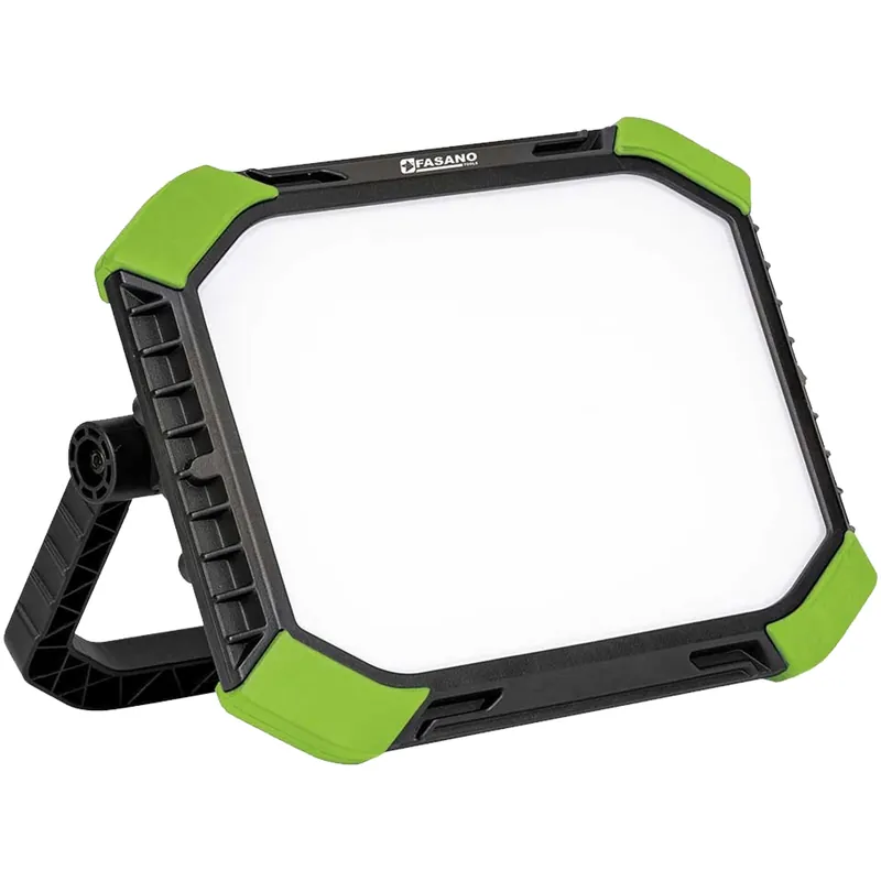 Acquista Ora Faro LED da Cantiere Portatile a Batteria Ricaricabile FASANO TOOLS Orientabile con Lente Anti Abbagliamento 5200 Lumen IP65 IK07 modello FG 224/L5200