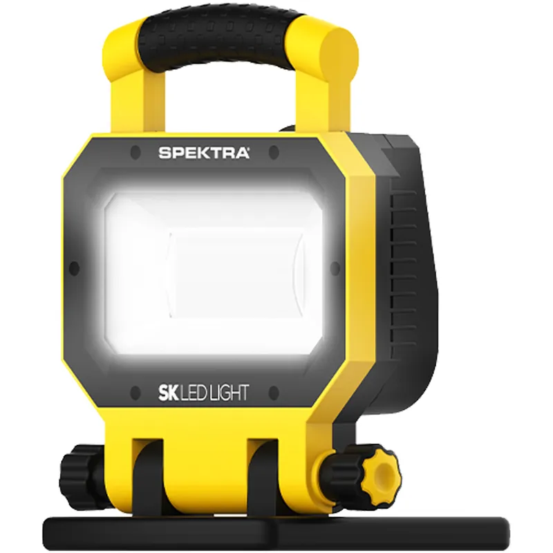 Faro a LED da Cantiere a Batteria Portatile SPEKTRA per una Illuminazione Potente da 5000 Lumen e Design Compatto modello SK LED LIGHT Acquista Ora