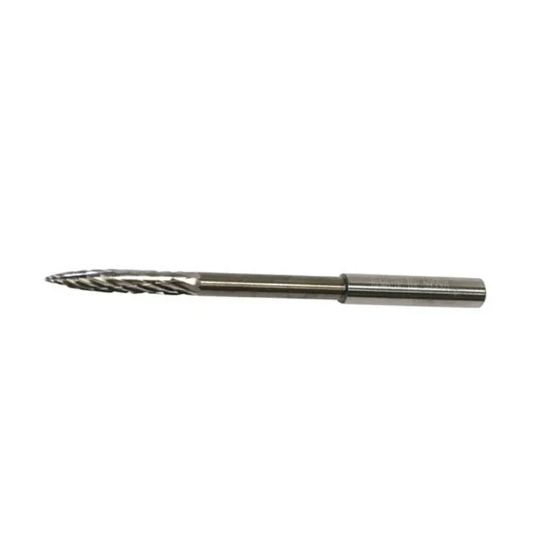 Taglierina per la riparazione dei pneumatici. Diametro x lunghezza 4,5 mm x 90 mm Quantità Limitata
